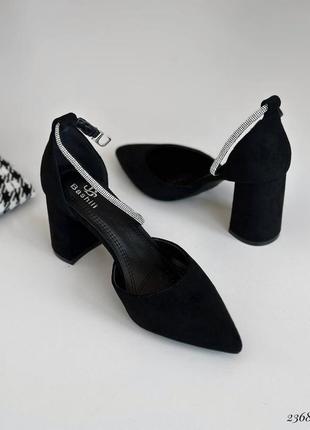 Женские черные замшевые туфли с ремешком на каблуке2 фото
