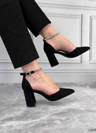 Женские черные замшевые туфли с ремешком на каблуке6 фото