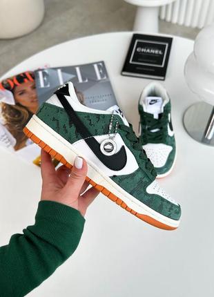 Крутезні жіночі та чоловічі кросівки nike sb dunk low green snakeskin зелені