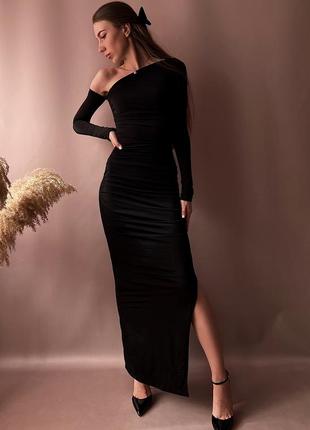 Чорна приталена сукня максі5 фото