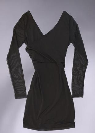 Міні чорне плаття з “v” вирізом1 фото