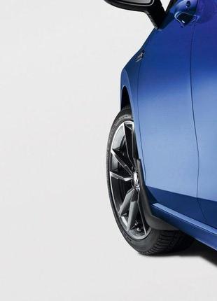 Брызговики (оригинальные) volkswagen golf 8 20- передні 2шт (фольксваген гольф 8) 5h0075111