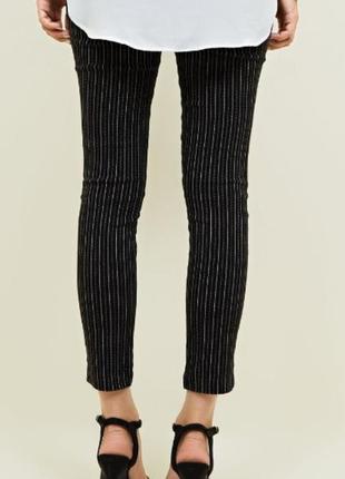 Незрівнянні стрейчеві вузькі штани в дрібну смужку збоку на блискавці new look2 фото