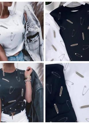 Женская футболка из камней