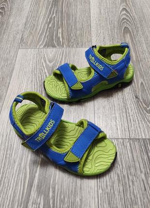 Яркий сандалии босоножки сандалии босоножки trollkids 30p2 фото