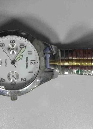 Наручний годинник б/к наручний годинник кварцовий