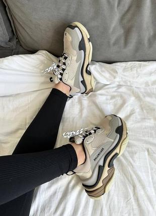 Кросівки balenciaga triple s v1 beige black white8 фото