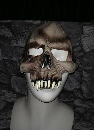 Латексная маска череп1 фото