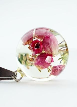 Підвіска-сфера з вересом. кулон з вересом. прикраси з квітів. (модель № 2602) glassy flowers3 фото