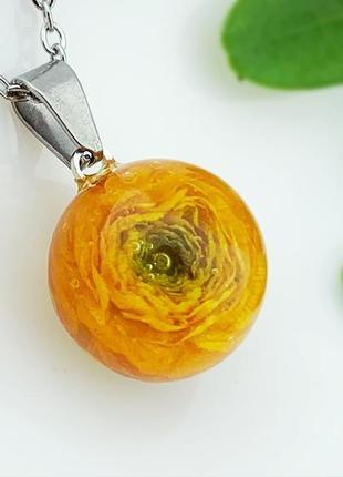 Кулон с ярким жёлтым лютиком украшения с цветами (модель № 2614) glassy flowers