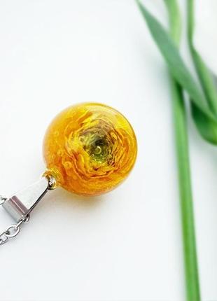 Кулон с ярким жёлтым лютиком украшения с цветами (модель № 2614) glassy flowers2 фото