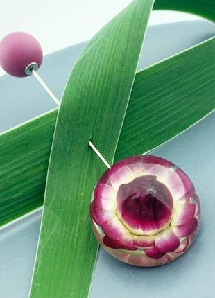 Брошь-игла с гелихризумом булавка шпилька с цветами (модель № 2680) glassy flowers1 фото