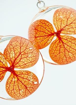 Довгі сережки з квітами гортензії помаранчеві квіти подарунок дівчині (модель № 2701) glassy flowers2 фото