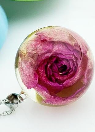 Подарок на 8 марта девушке подвеска с розой малиновый кулон розочка (модель № 2792) glassy flowers