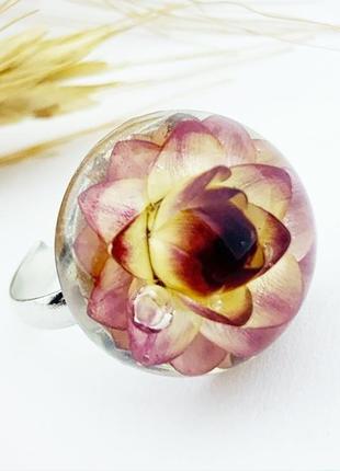 Кольцо с цветком гелихризума в подарок девушке жене сестре (модель № 2807) glassy flowers3 фото