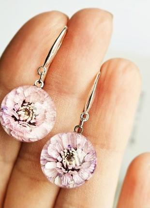 Лавандові сережки з квітами перловиці подарунок на 8 березня дівчині (модель No 2895) glassy flowers3 фото