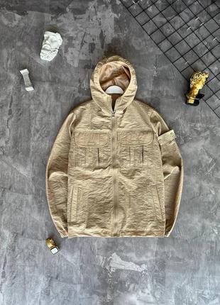 Чоловіча вітрівка stone island з патчем бежева осіння куртка стон айленд з плащової тканини на осінь (b)1 фото