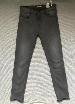 Продам джинсы с необработанным краем