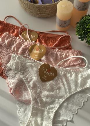 Мереживні жіночі трусики з красивими тонкими бретелями