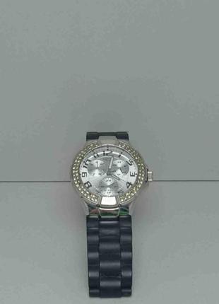 Наручные часы б/у guess i11040l1