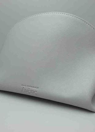 Косметички и бьюти-кейсы б/у avene