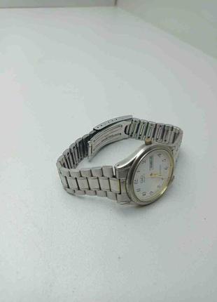 Наручные часы б/у q&q quartz water resist2 фото