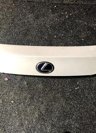 Задний спойлер с логотипом lexus ct200h