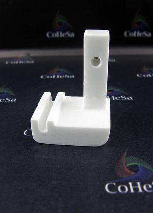 Держатель раздвижной дверцы в ванную