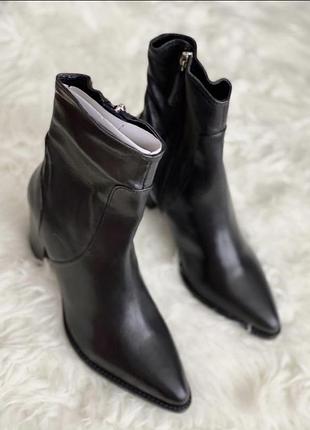 Шкіряні козаки нової колекції zara, чорного кольору. нова колекція, ціна сайту 2799 грн7 фото