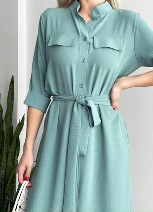 Женское стильное повседневное платье с поясом легкое летнее в оливковом цвете ткань креп жатка длина миди5 фото