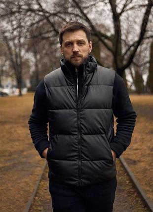 Мужская кожаная жилетка черная весенняя осенняя безрукавка из эко кожи демисезонная (b)