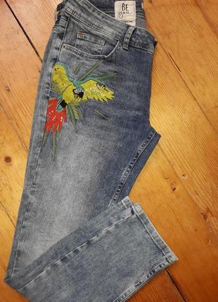 Шыкарнные джинсы с вышивкой