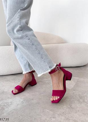 Босоножки жегские на каблучку розовые