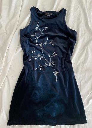 Сукня, плаття з вишивкою срібною ниткою