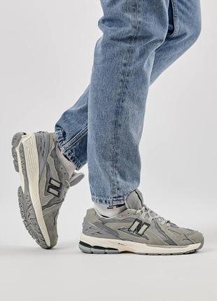 Мужские замшевые сетка кроссовки new balance 1906d protection gray white, кеды беленсы серые. мужская обувь