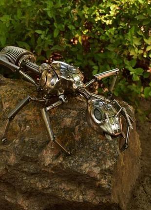 Механический муравей из нержавеющей стали в стиле стимпанк