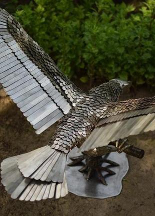 Скульптура орла из нержавеющей стали,