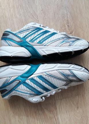 Adidas .кросівки