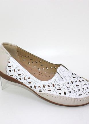 Женские белые летние туфли-балетки с декоративной перфорацией, модная летняя обувь перфорация на лето