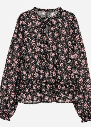 Блуза h&m divided черная с цветочным принтом