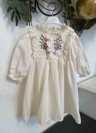 Сукня з вишивкою на дівчинку 4 5 6 років, святкове плаття2 фото