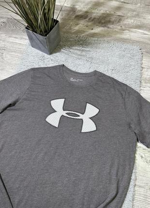 Оригинальная, спортивная футболка от бренда “under armour - big logo”2 фото