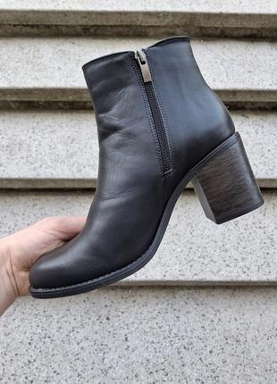 Вишукані жіночі демісезонні черевики натуральна шкіра, середина теплий фліс2 фото