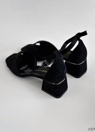 Черные женские босоножки на маленьком каблуке каблуке с ремешком замшевые6 фото