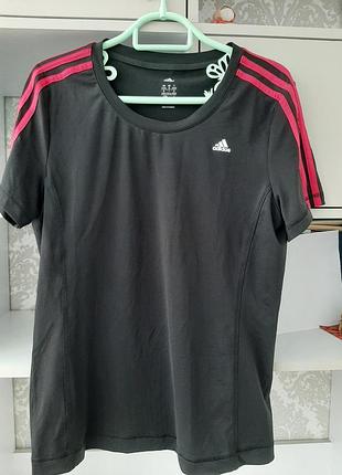 Спортивная женская футболка adidas