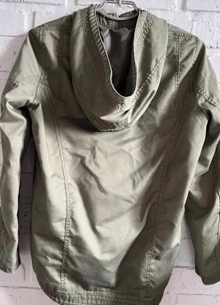 Зеленая куртка only 3