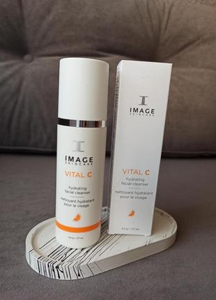 Зволожуючий засіб для очищення обличчя image skincare vital c hydrating facial cleanser 177ml