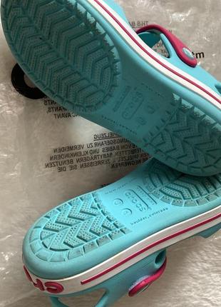 Продам босоніжки crocs j1 оригінал2 фото