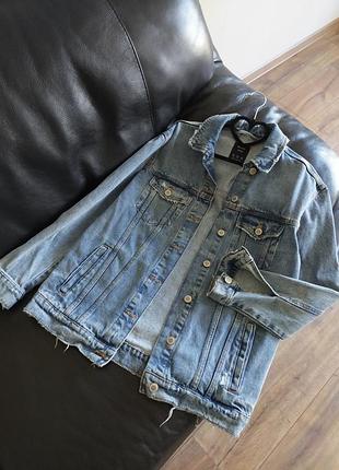 Bershka
оверсайз джинсова куртка