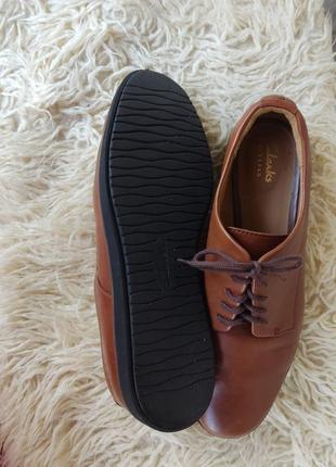 Кожаные туфли бренда clarks2 фото